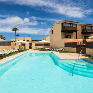 sunset-beach-4-bedroom-villa-200m-to-beachfast-wifi.hotelsfuerteventura.org/
